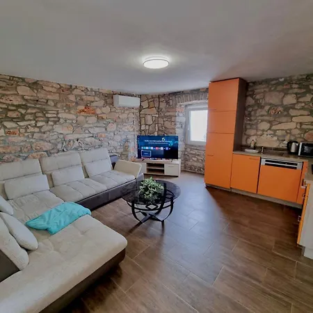 Apartment Istrian App House Margarita Vilanija